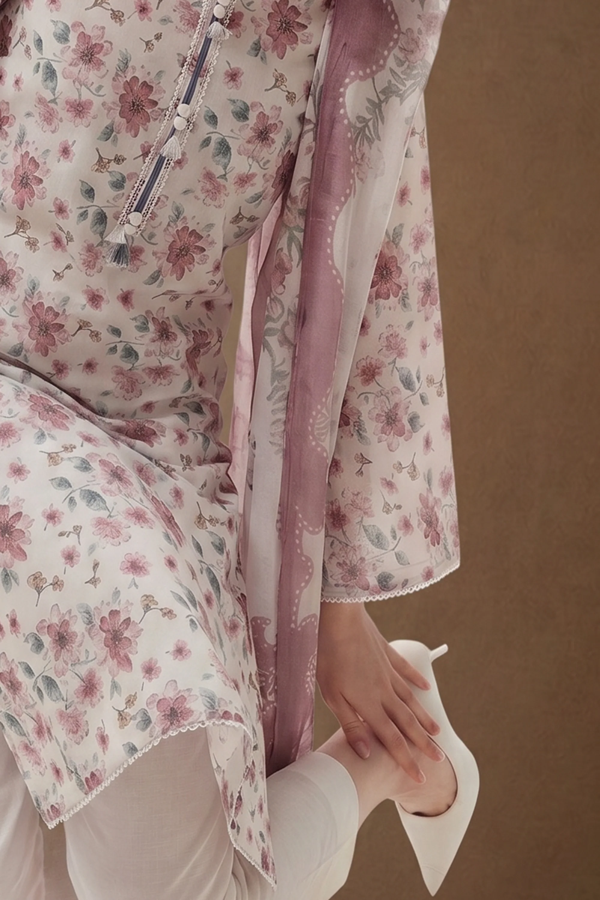 Brocade - Printed Lawn Suit - Image 4