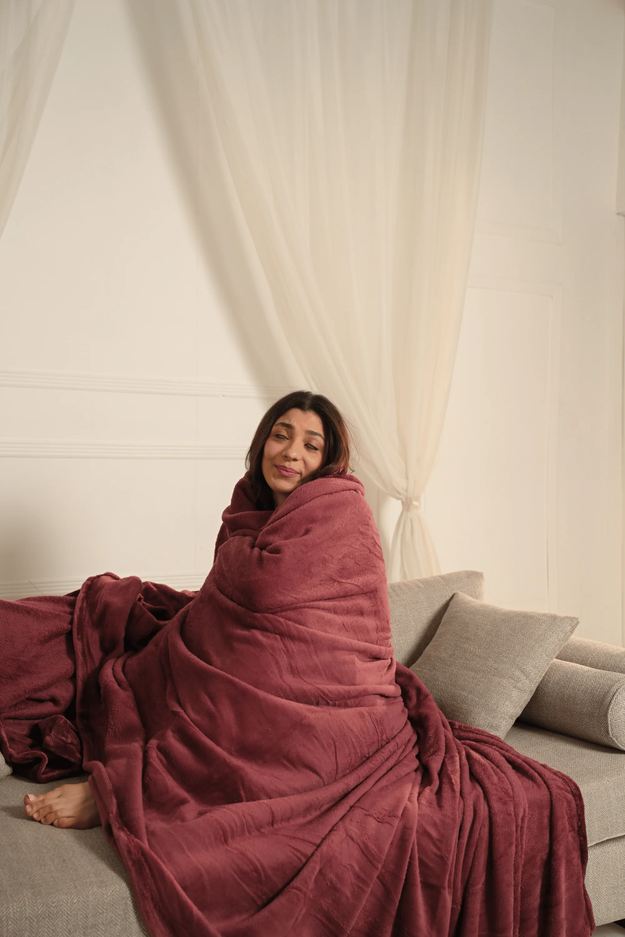 Burgundy Plush Blanket - Image 5