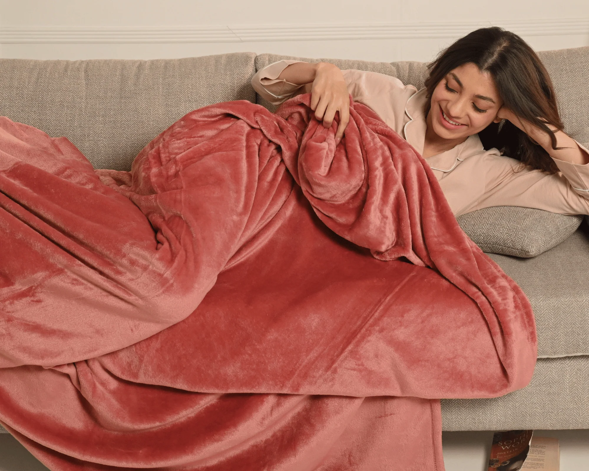 Dusty Rose Plush Blanket - Image 4