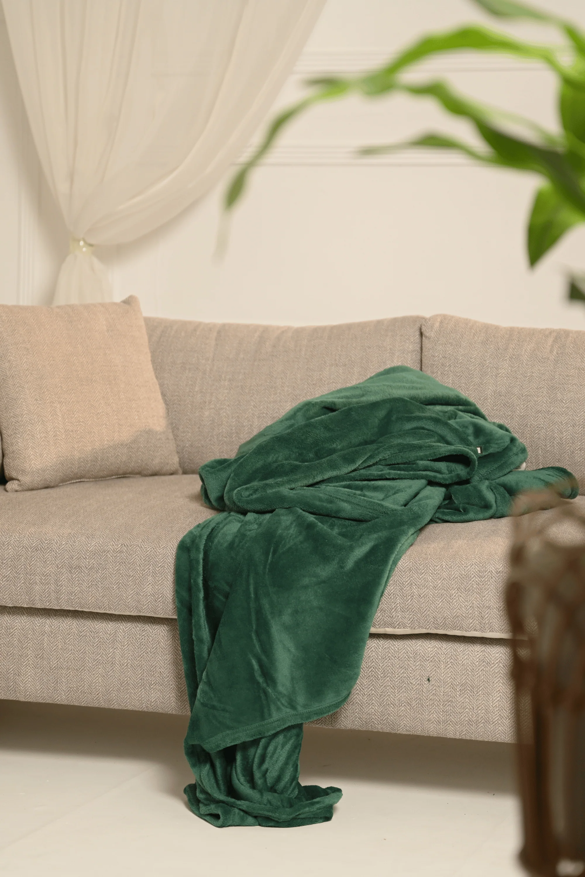 Emerald Green Plush Blanket - Image 3