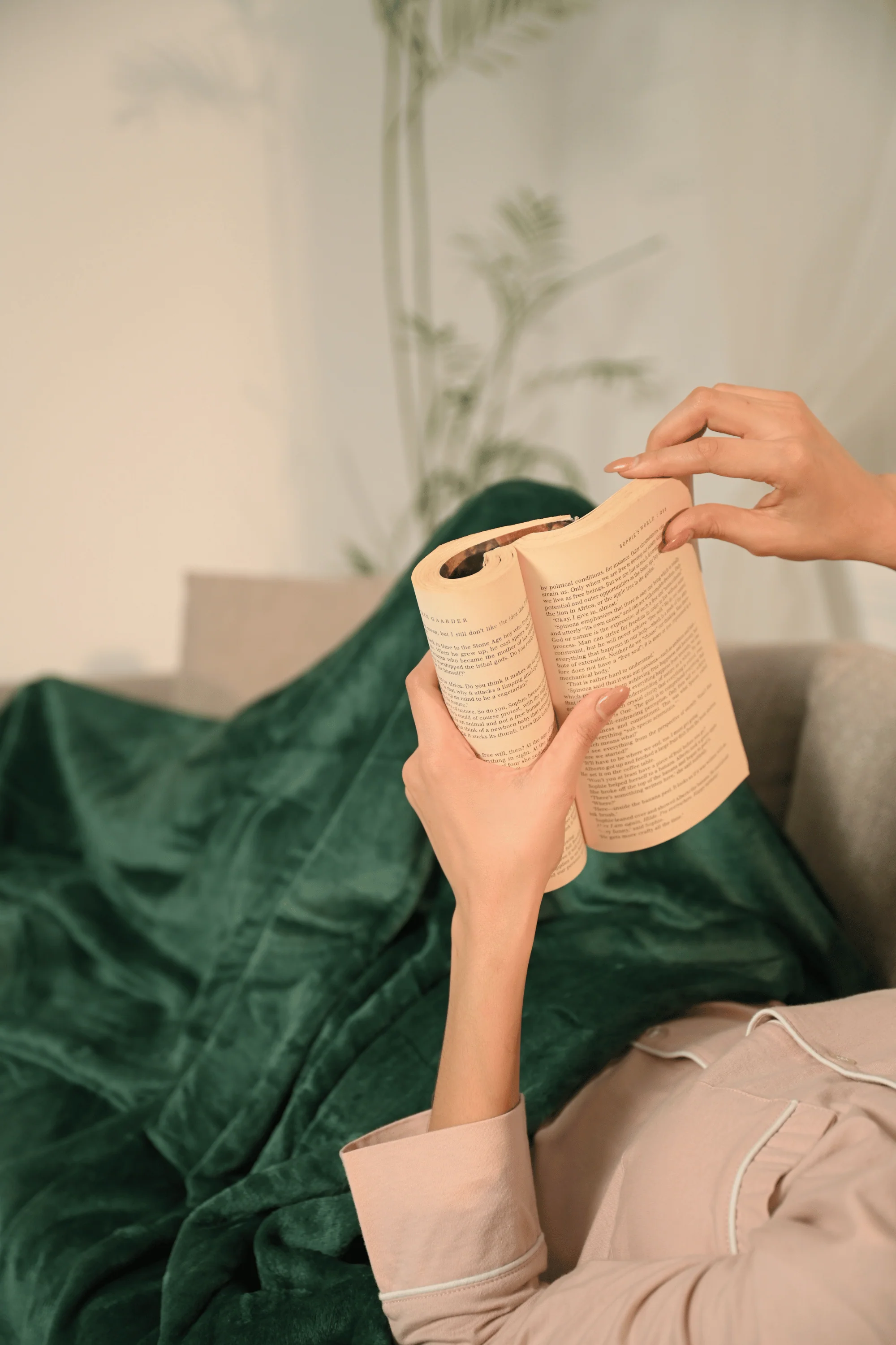 Emerald Green Plush Blanket - Image 4